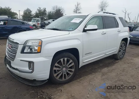 2017 GMC Terrain Denali z USA, uszkodzony, nr VIN 2GKFLVE33H6215400